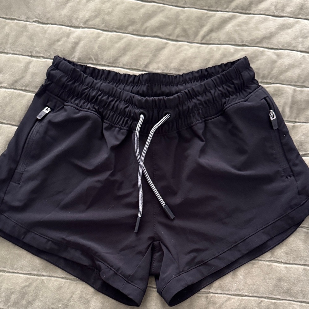 Athleta Girl Black kid’s Athletic Shorts